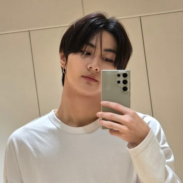 selfolssi ♤ tweet media