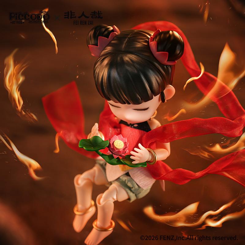 PiCCODOEN's tweet photo. Feirenzai Nezha returns in his iconic Red Ribbon Ver., now brought to life as an adorable 1/12-scale dress-up action doll. Pre-orders open on Apr 13, 2026, with a bonus magnetic lotus headpiece available during the pre-order period.

The set includes the doll body, outfit, and signature accessories, featuring costume pieces such as the dudou, jacket, shorts, belt, and his iconic Red Ribbon, along with the Fire-Tipped Spear, Universe Ring, and Wind Fire Wheels, plus multiple interchangeable hands and face plates. A special flying display stand is also included for dynamic airborne poses. @feirenzai_OS 

#piccodo #feirenzai #nezha