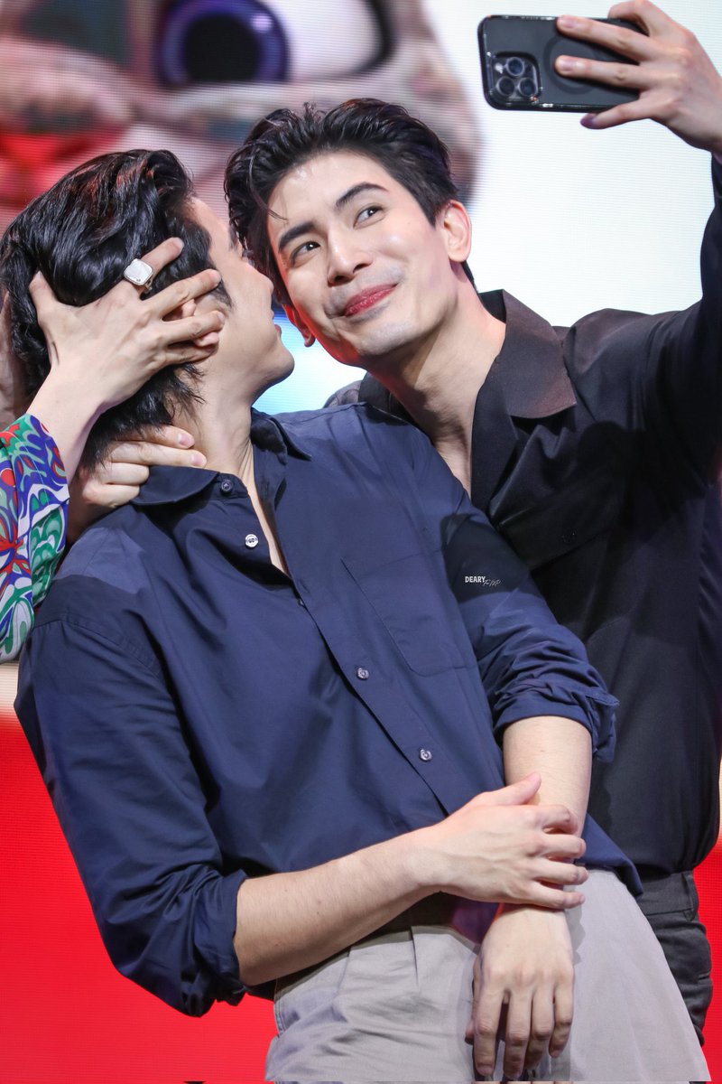 อมบติดโบว์ ʕ´•ᴥ•`ʔ^ྀི🌲💶 tweet media