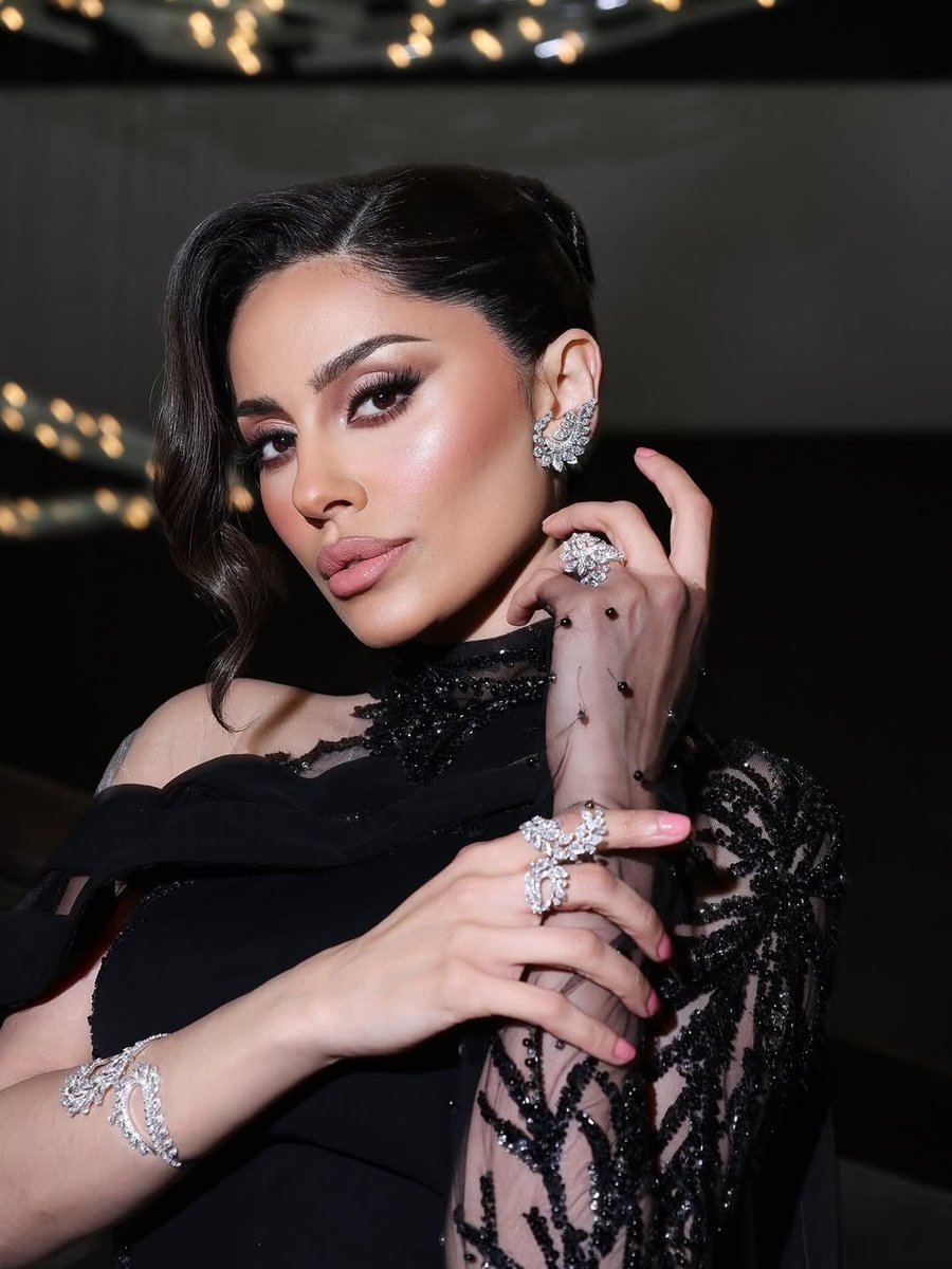 thetrend365's tweet photo. إطلالة الفنانة الهام علي من حفل زفاف بدر ابن الفنان محمد عبده 😍🔥 https://t.co/xQdYn1Uykq