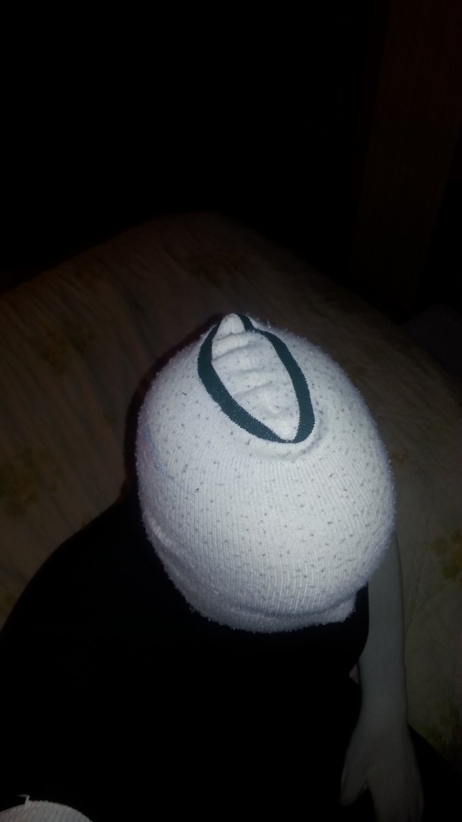 SockTightslover's tweet image. April 4, 2015
Masked in white tube socks
#socks #sockfetish #sockencasement