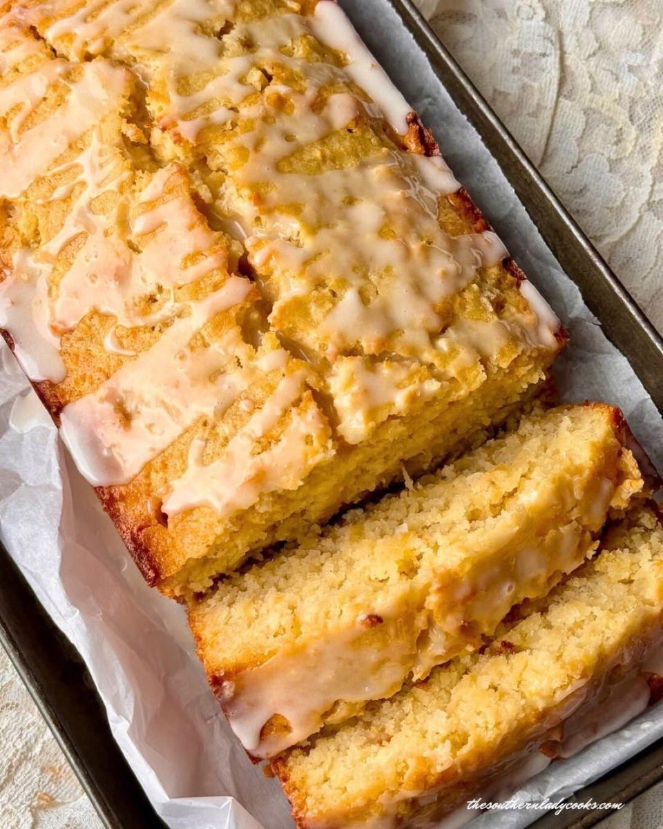 SouthLadyCooks's tweet photo. Pineapple Coconut Loaf Cake is a slice of sunshine! 
Moist and full of flavor, the perfect size for 2 to 4 people — just right for a small gathering, a cozy brunch, or a sweet treat to enjoy. #pineapplerecipes #easydesserts 

Recipe: https://t.co/EHvAhOuAWF https://t.co/NbqcDMvnyG