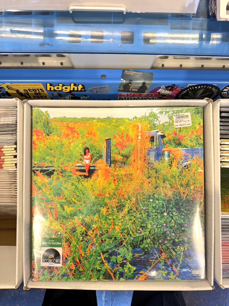 本日も国内外のお客様で賑わう渋谷・宇田川町のManhattan Records様