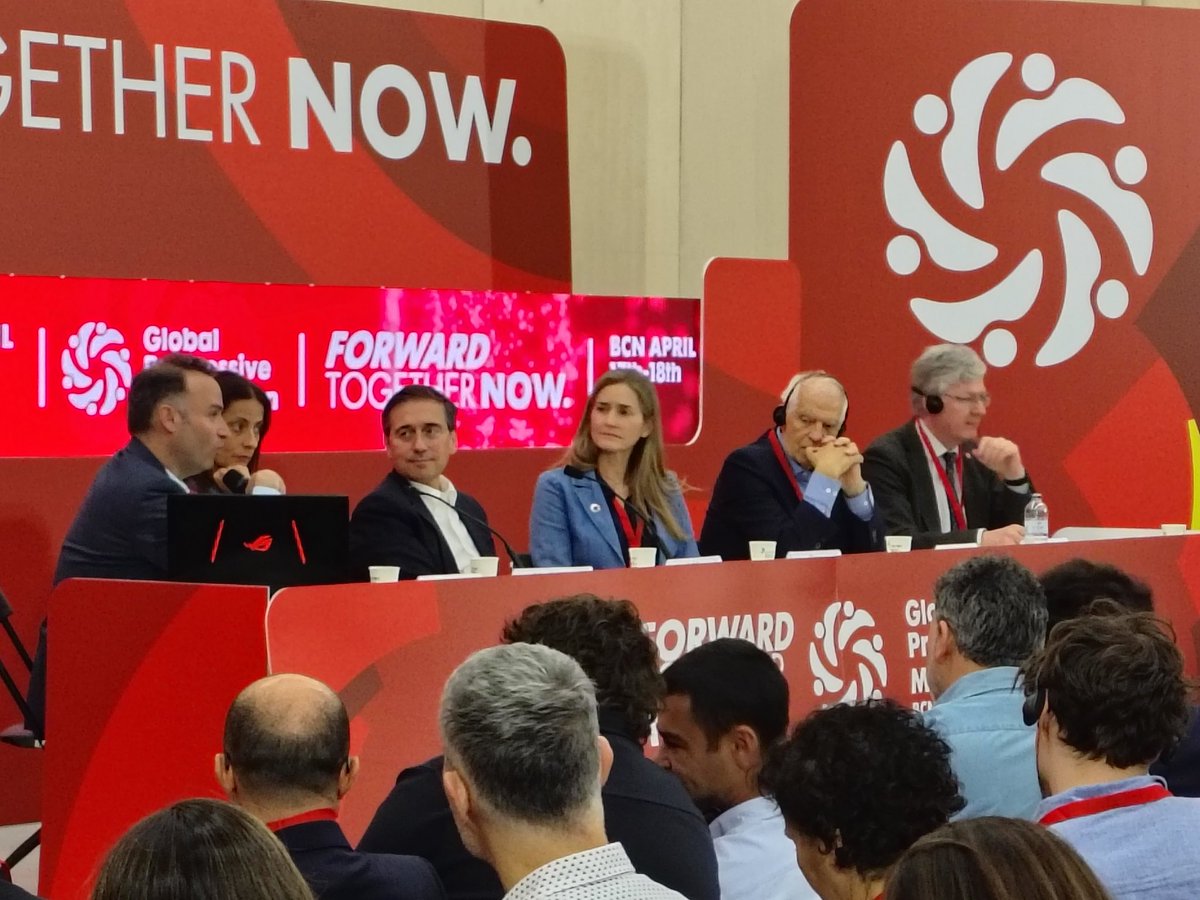 Michael Neudecker tweet media