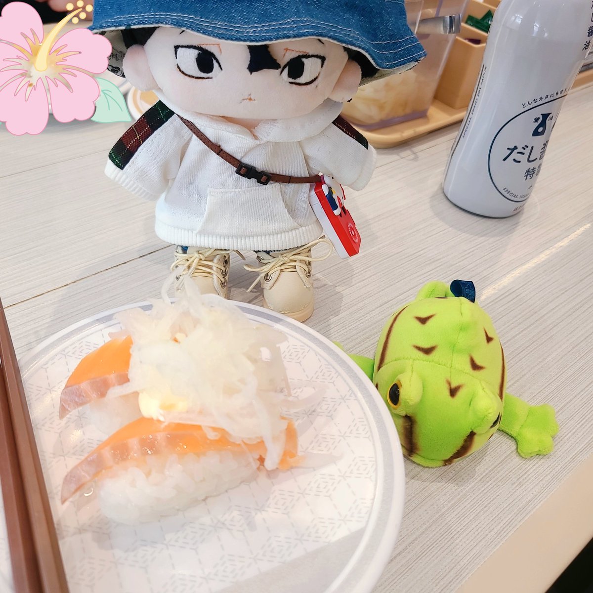 「#ホクロぬいの日常 ホクロ「水族館に行ってきました! お魚さん達が元気に泳いでて」|まろまゆのイラスト