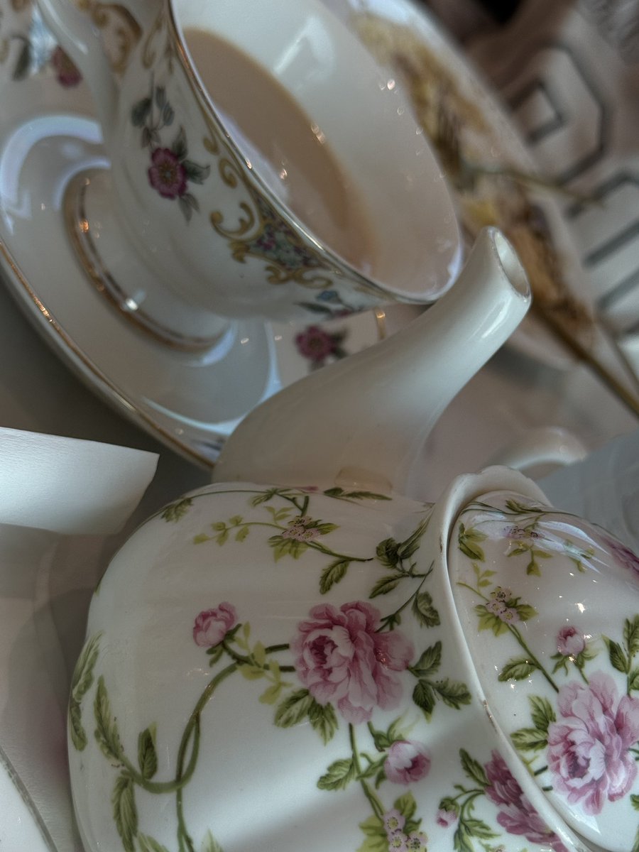 e/x - rome • 前に進め 🦈🏒 tweet media