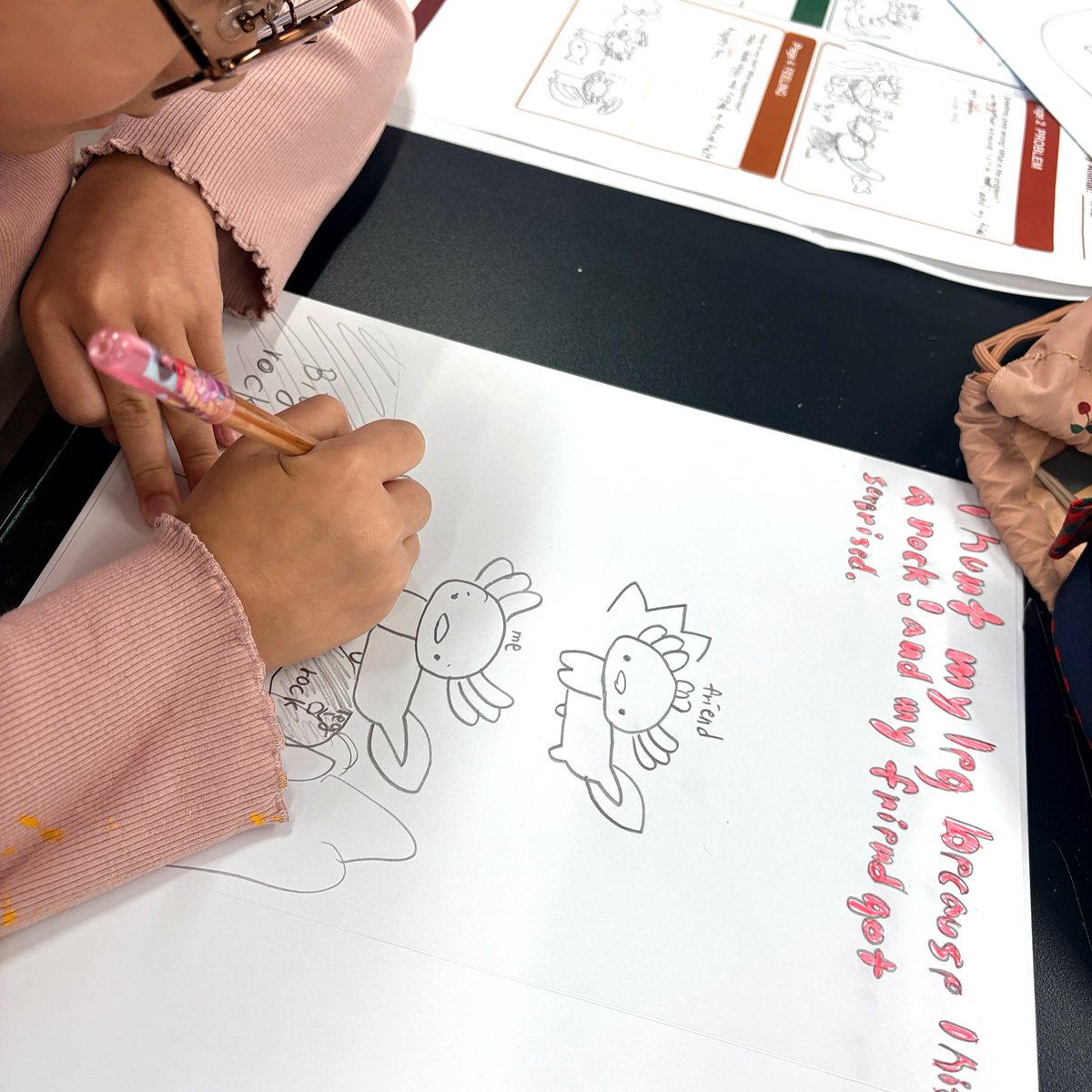 ctis_ea's tweet image. 今日はいよいよ動物の特殊能力に関する4ページ絵本の制作に入り、2コマ目にはほぼ完成しました。来週火曜日にオンラインでプレゼンテーションの練習をし、来週土曜日に発表の本番を迎えます！

#国際教育
#PBL
#探究学習
#上級英語
#英語塾