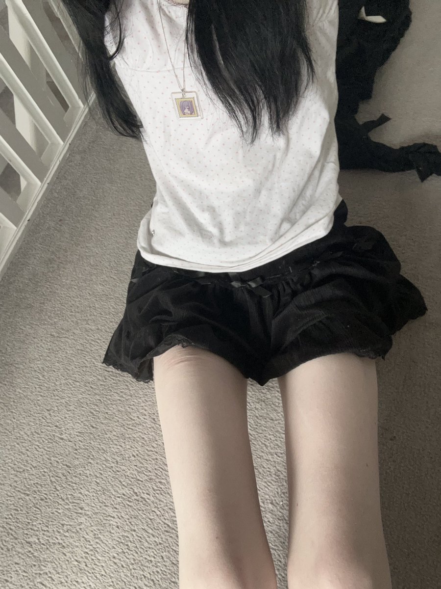 dollysweetis's tweet photo. big thigh bc https://t.co/IllQiSdXI9