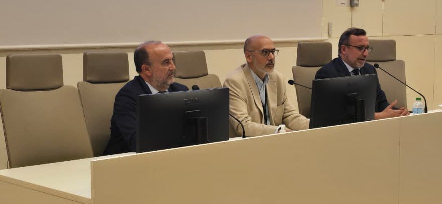 hospital_hvn's tweet photo. El 🏥 presente en la inauguración de las jornadas de #epoc en la @FacultadCCSS https://t.co/cE0B93MMBD