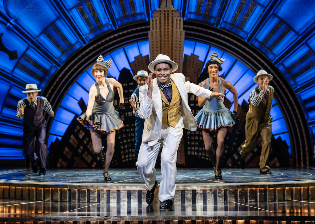 HeleneKuttner's tweet photo. "Top Hat" au Châtelet un revival du film de 1935 qui emporte tout avec Philip Atmore et Nicole-Lily Baisden dans une chorégraphie éblouissante de Kathleen Marshall ma critique à découvrir @https://www.artistikrezo.com/spectacle/top-hat-au-chatelet-un-reve-dansant.html https://t.co/7e39KVoyKs