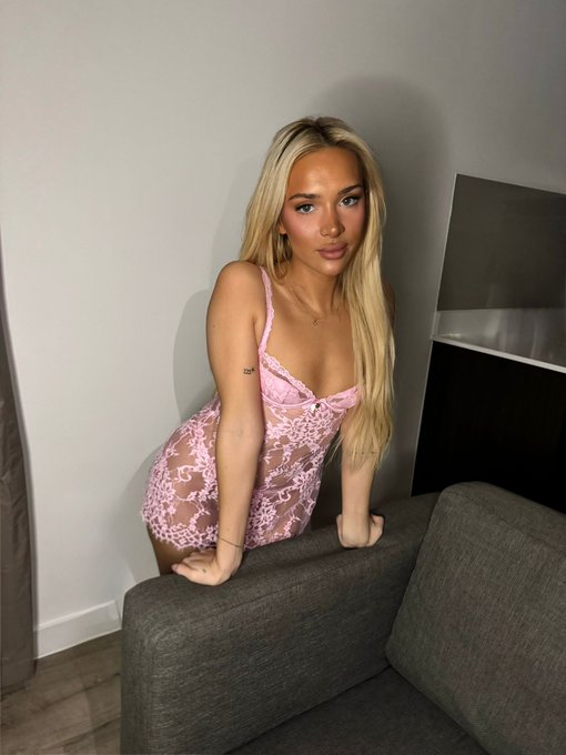 Elliemxe18 tweet media