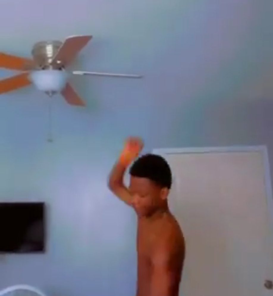 EYAN DICE tweet media