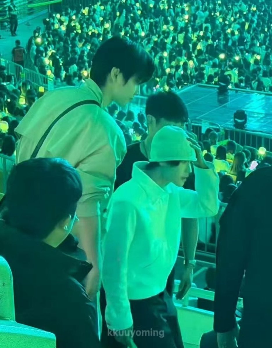 𓃠๋࣭⭑ tweet media