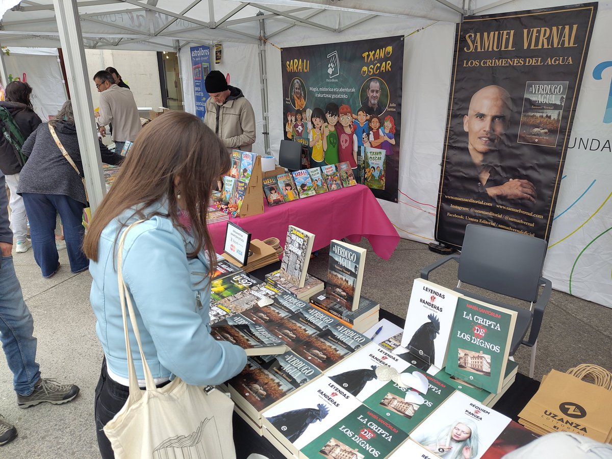 oskar_fm's tweet photo. Esta mañana en el Centro Cívico de Zabalgana se celebra la Feria del libro de @zabaliburu 

#LiburuAzoka https://t.co/ObnBQWMVlb