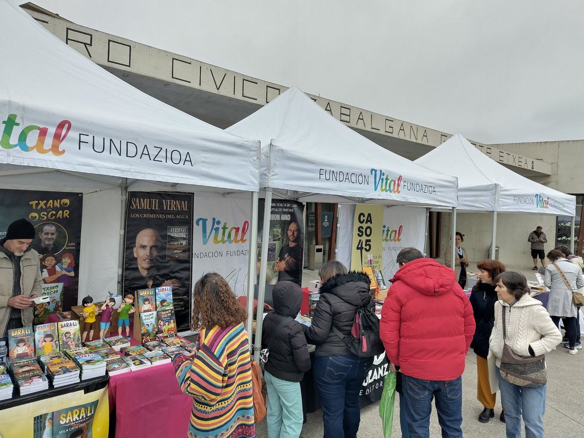 oskar_fm's tweet photo. Esta mañana en el Centro Cívico de Zabalgana se celebra la Feria del libro de @zabaliburu 

#LiburuAzoka https://t.co/ObnBQWMVlb