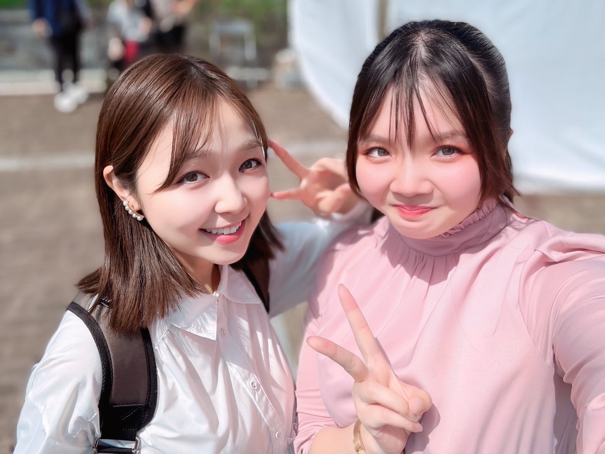 今日は…

『❤ラブ&amp;ピースフェスタ
　　　　〜広げよう共生の輪2026〜❤』

こちらのイベント内でMCでした🎤
2人体制ということで事務所の後輩の
りこちゃんと一緒に❤

凄く良い天気でイベント日和☀
屋外ステージではアイドルやシンガーソングライターさんのステージが見れたり