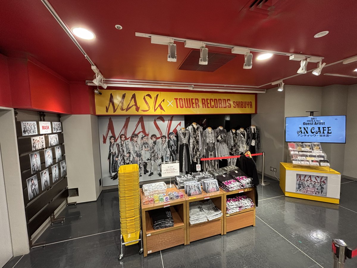 TOWER_Shibuya's tweet image. 【#MASK】  
『MASK×TOWER RECORDS POP UP SHOP』

渋谷店3F下りエスカレーター側催事スペースで開催中🚩

先日、#未散 さん &amp;amp; #和矛 さんにご訪店いただきました🥰
お二人が着用されている、MASK 最新Tシャツは大好評販売中！😘

■開催期間
4月14日（火）～4月20日（月）

■開催場所