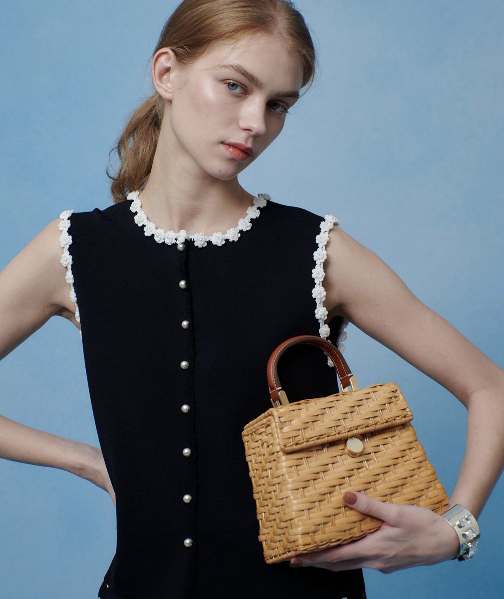 はしこ tweet media