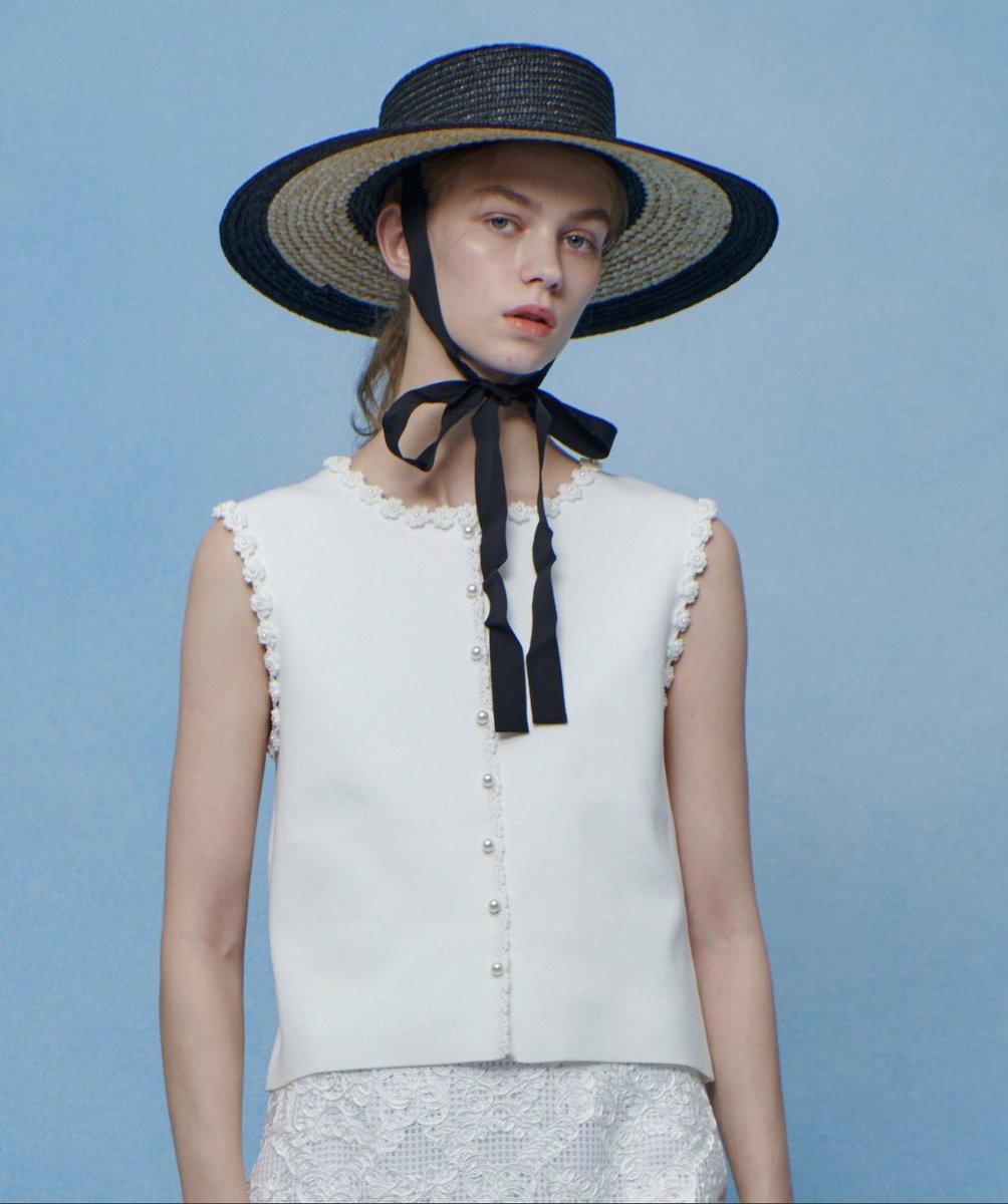 はしこ tweet media