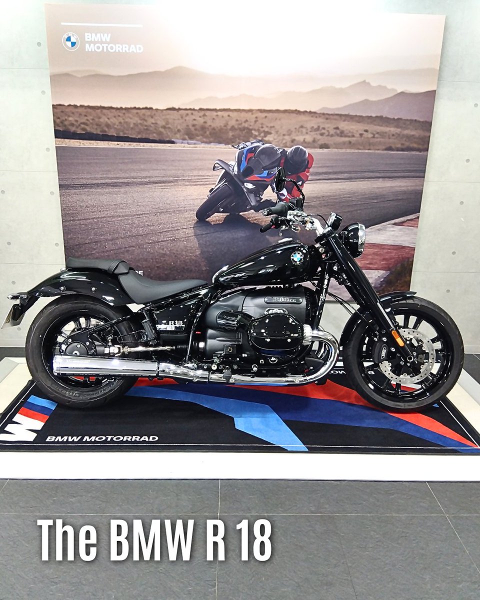 BMW65108316's tweet photo. The BMW R18

ビッグボクサーが刻む唯一無二の鼓動
ブラックとクロームが織りなす美しさ
アクラポビッチ クロームエキゾーストが放つ、圧倒的な存在感

R18でなければ手に入らない特別な一台

モトラッド横浜

#BMW #BMWMotorrad #R18 #BMWR18
#BigBoxer #ビッグボクサー
#Akrapovic #アクラポビッチ https://t.co/KLOBBdnV1D