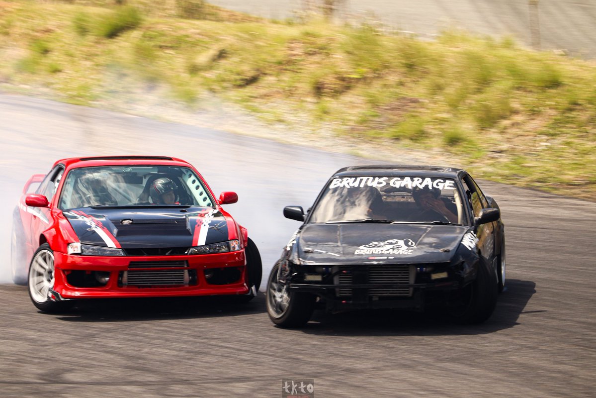 たかto tweet media