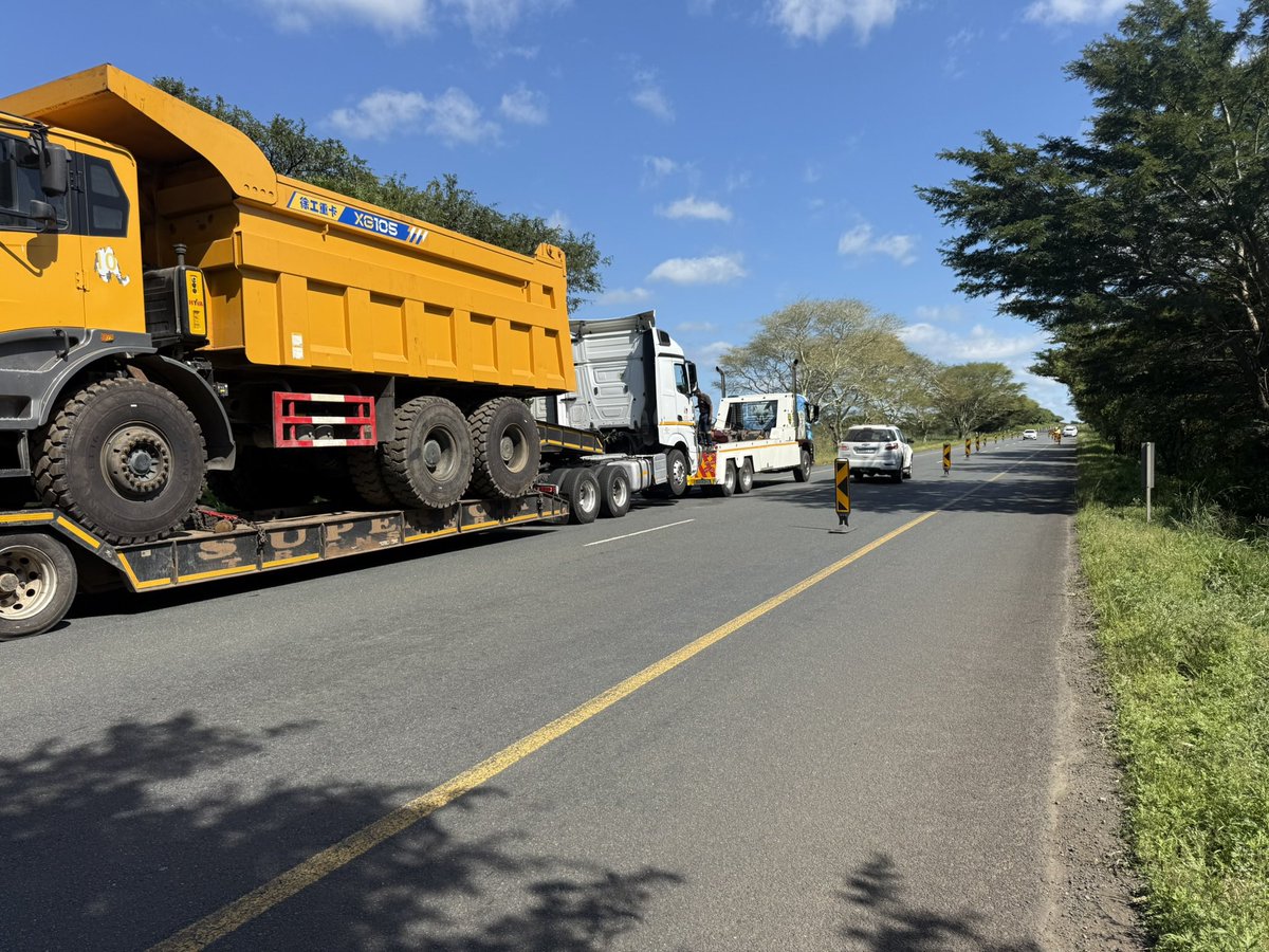 lumat01's tweet photo. @WeBuyCars_SA bought this truck 25 November 2025 at the Dome drove it to Durban 600km serviced it then drove another 300km on 2 December 2026 truck seized engine,now Innovation is refusing my claim saying we buy new it was broken ,we only drove 900km from day of purchase https://t.co/94IcKWdmEK