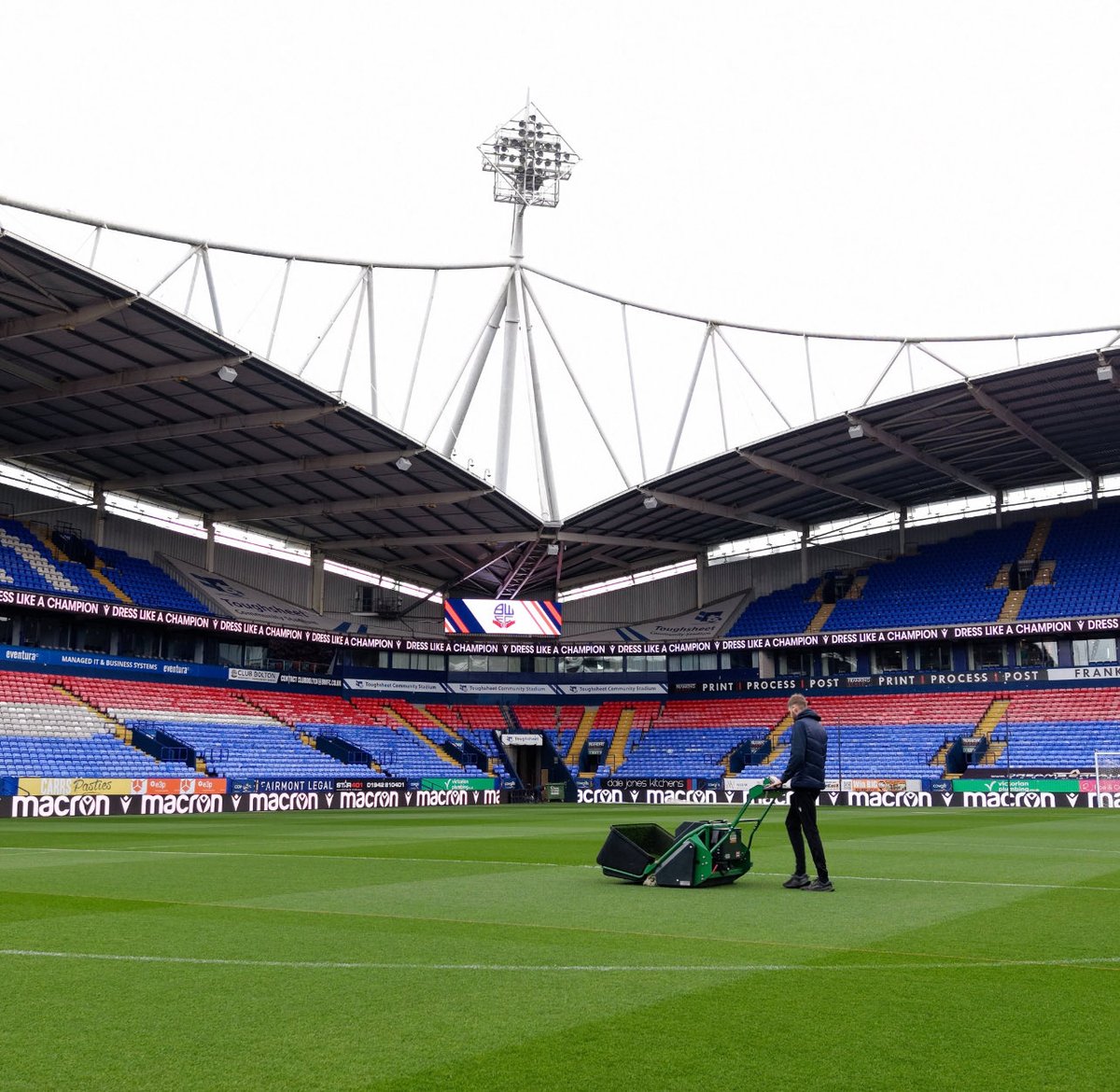 Bonham at the back🎶

it’s matchday as we take on Huddersfield town at home! #bwfc