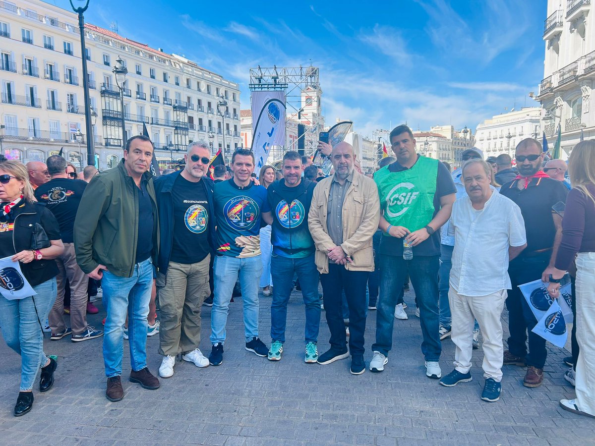 📢 En 10 minutos comienza la manifestación en Madrid.

JUSAPOL, JUCIL, JUPOL y CSIF ya están aquí..

‼️ESTO YA NO LO PARA NADIE ‼️

La #ProfesionDeRiesgoYa y la jubilación anticipada no son negociables.

#18AMadrid #EquiparacionYa