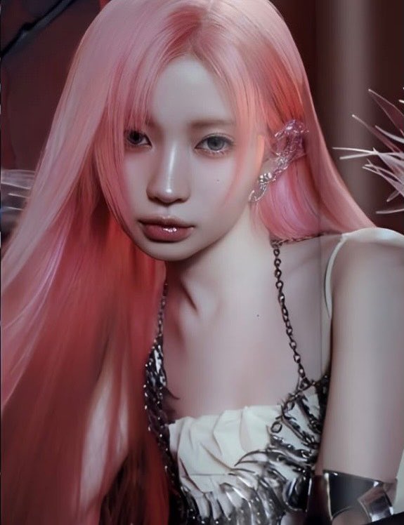 karina♡ tweet media