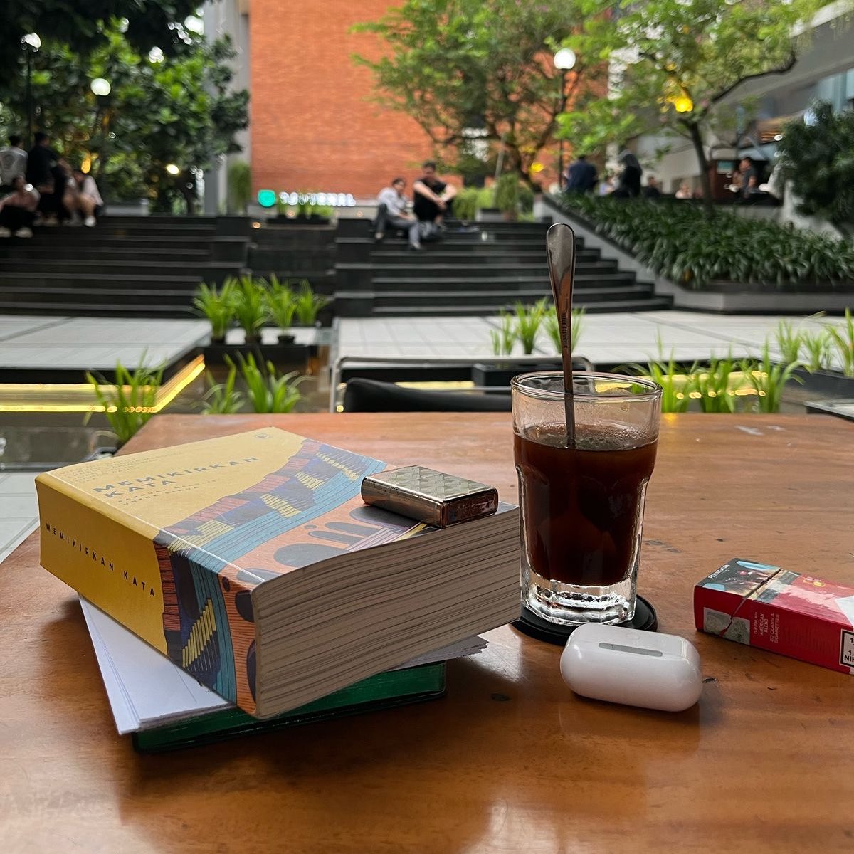 Galeri Buku Jakarta tweet media