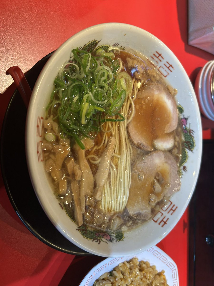 uraurabcc's tweet photo. @enjoyuriko わては中華そば ふじい
背脂多め https://t.co/cglM0429IJ