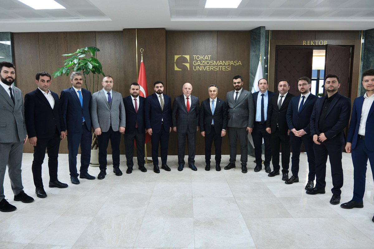 profdrfatihylmz's tweet photo. 🤝 Sayın Başkanımızı Ağırladık

Üniversitemiz ile Türkiye Gençlik Vakfı (TÜGVA) iş birliğinde yürüttüğümüz İhtisas Akademi programı kapsamında, Erzurum Büyükşehir Belediye Başkanı Sayın Mehmet Sekmen’i üniversitemizde ağırladık.

Gerçekleştirdiğimiz görüşmede; üniversitemizin eğitim-öğretim faaliyetleri, bilimsel çalışmaları ve toplumsal katkı odaklı projeleri hakkında kendilerine bilgi verdik.

Nazik ziyaretleri dolayısıyla Sayın Başkanımıza teşekkür ediyorum.

#gaziosmanpaşaüniversitesi #TÜGVA #İhtisasAkademi