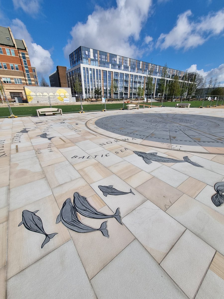 garyclipson's tweet photo. Queens Gardens, Hull. Not fully reopened yet  but looking good in the morning sun. #hull https://t.co/d1EvEGdX2u