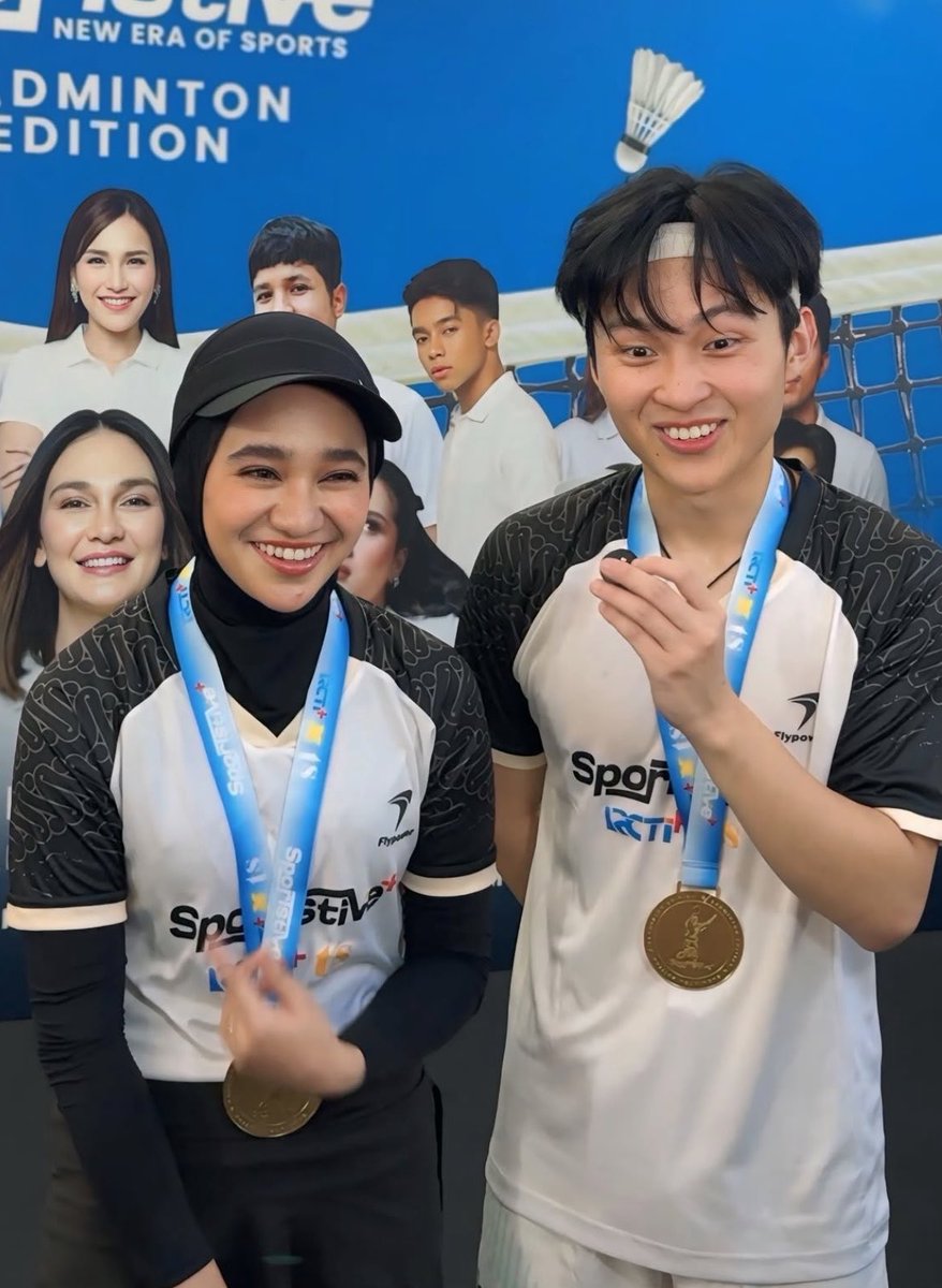 —nab &amp; sam with their trophy 🥇