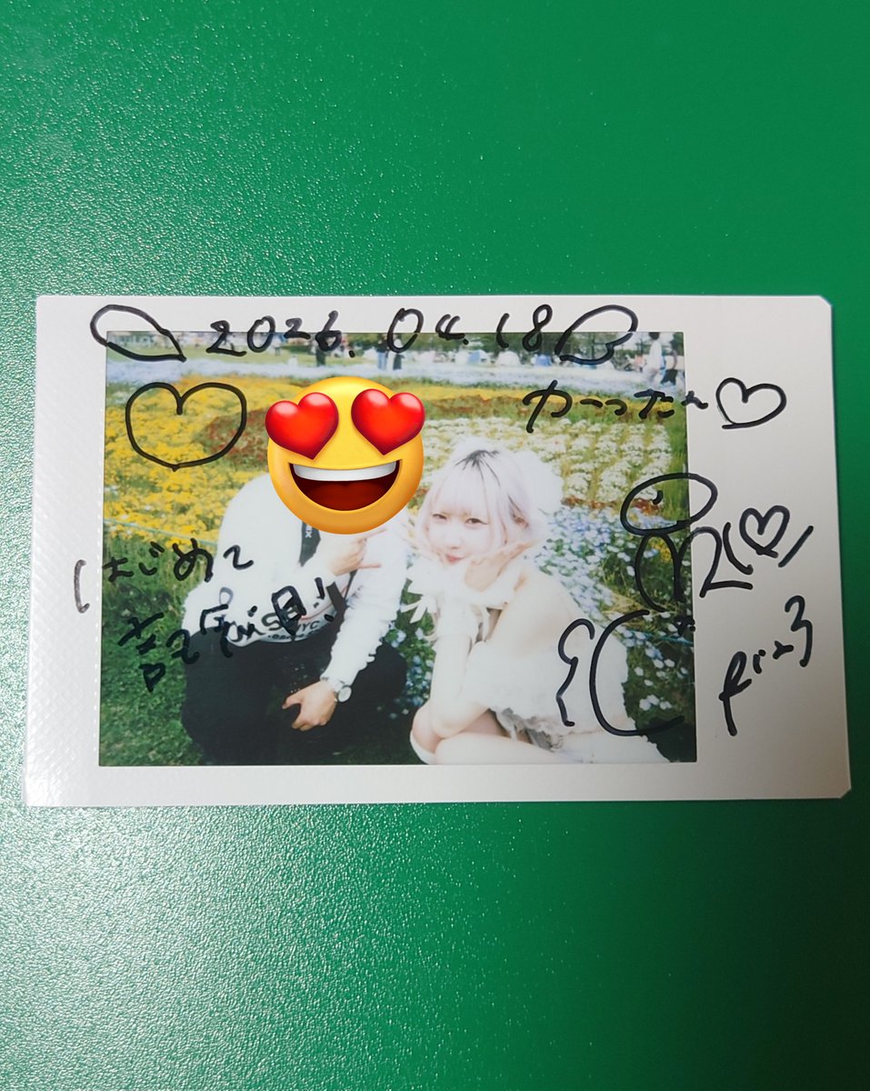 ka20tsu20's tweet image. 2026.4.18ガルボム　木曽三川公園　AQA　白羽りあさん🪽
野外ライブ最高！りあちゃんマジ綺麗🥰
白って、どこでも似合うんだな。いやりあさんだからか🤍
お花も喜んでいます😆横チェキいいな。
＃白羽りあ
＃AQA
＃りあるてんし