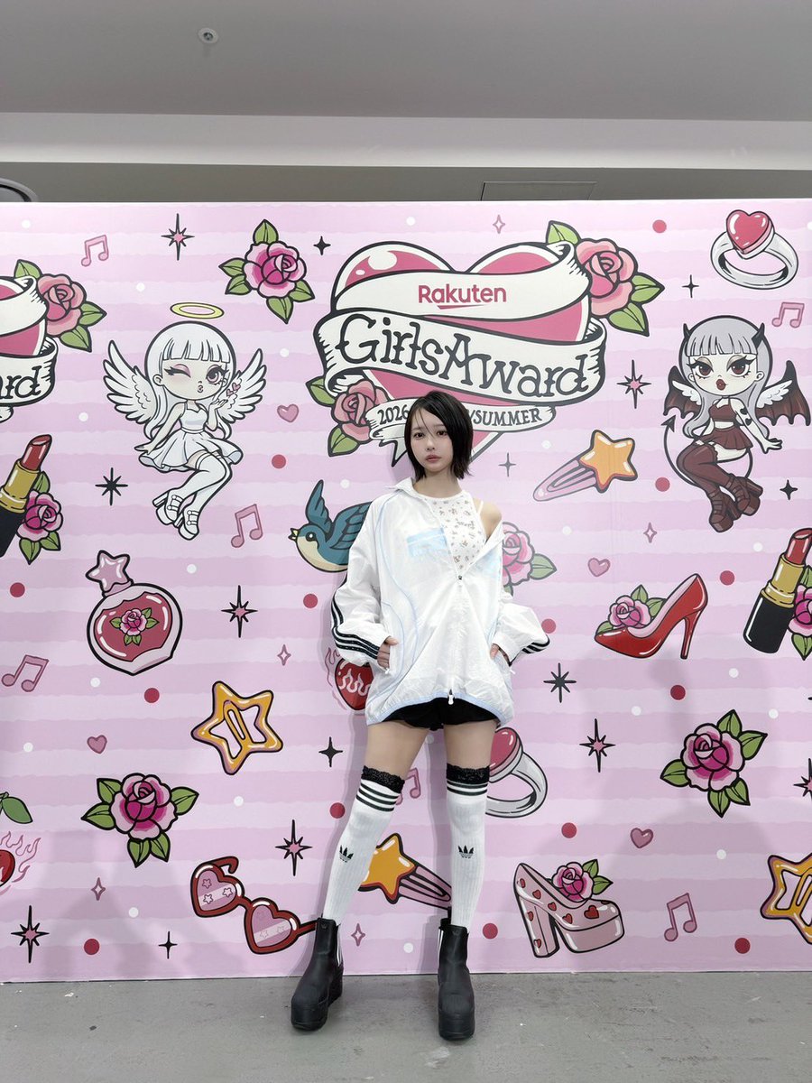 あの STAFF tweet media