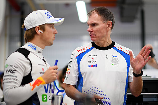 bee³⁰ tweet media