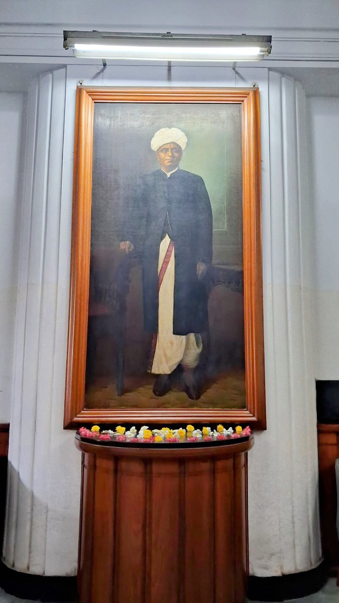 Rushi_writer's tweet photo. Before leaving Chennai, it felt necessary to visit the iconic Kasturi Building, the historic headquarters of The Hindu. It is not just a building it is a place deeply connected to India’s freedom struggle, social change and the legacy of fearless journalism. Inaugurated on 25 November 1939 at Anna Salai (Mount Road), the building still stands as a symbol of thought, resistance and democracy.

It was a great opportunity to meet Vaishna Roy, the editor of Frontline. Encounters with such places and such people provide a lasting direction and inspiration in the journey of journalism.

@vaishnaroy #TheHindu #Frontline