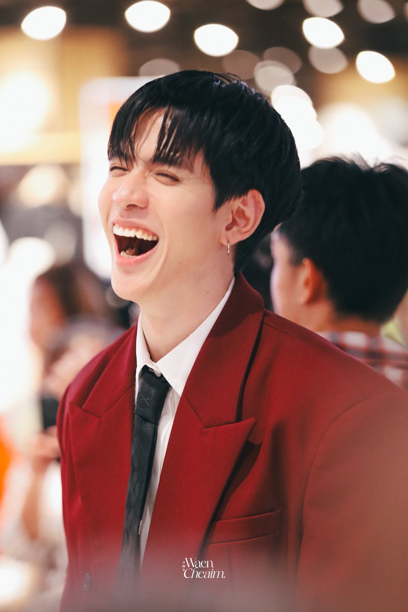 วฌอ. tweet media