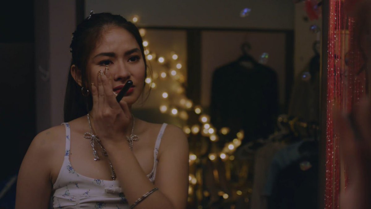 manic pixie dani girl tweet media