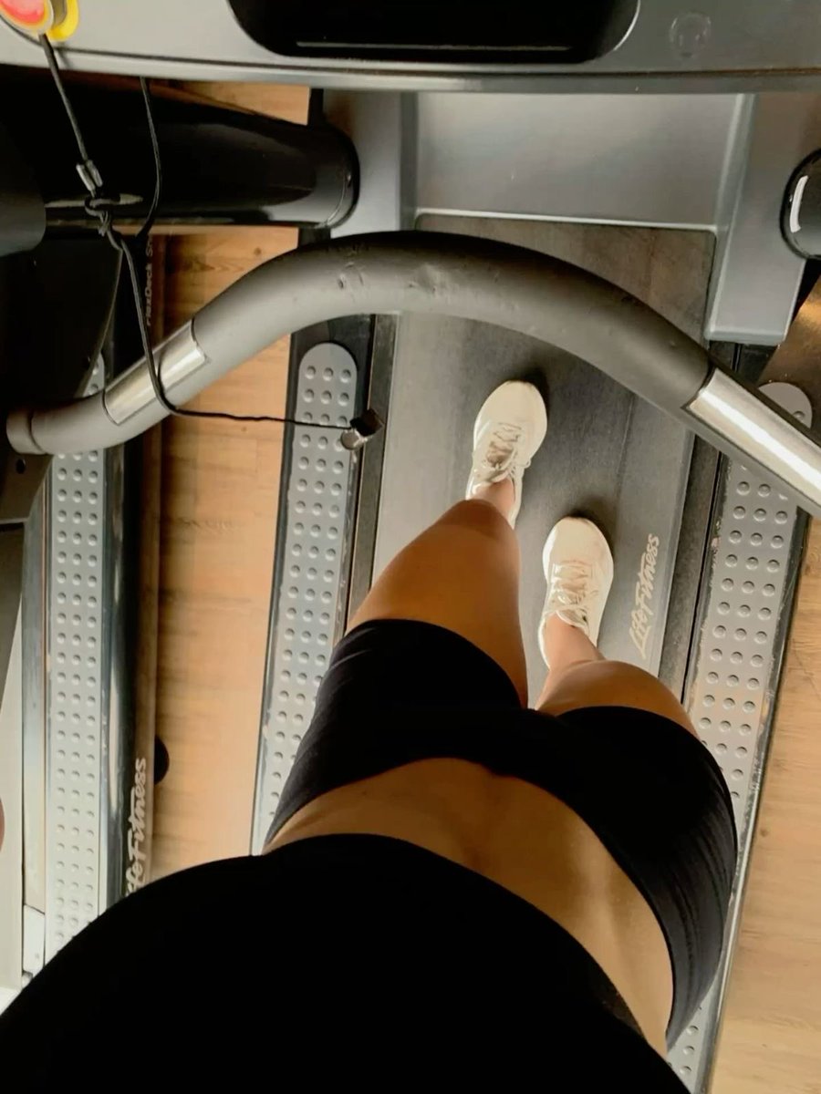 y31083's tweet image. Soft look. Sharp discipline.
That’s the balance. 💪✨
#Mindset #Discipline #Focus