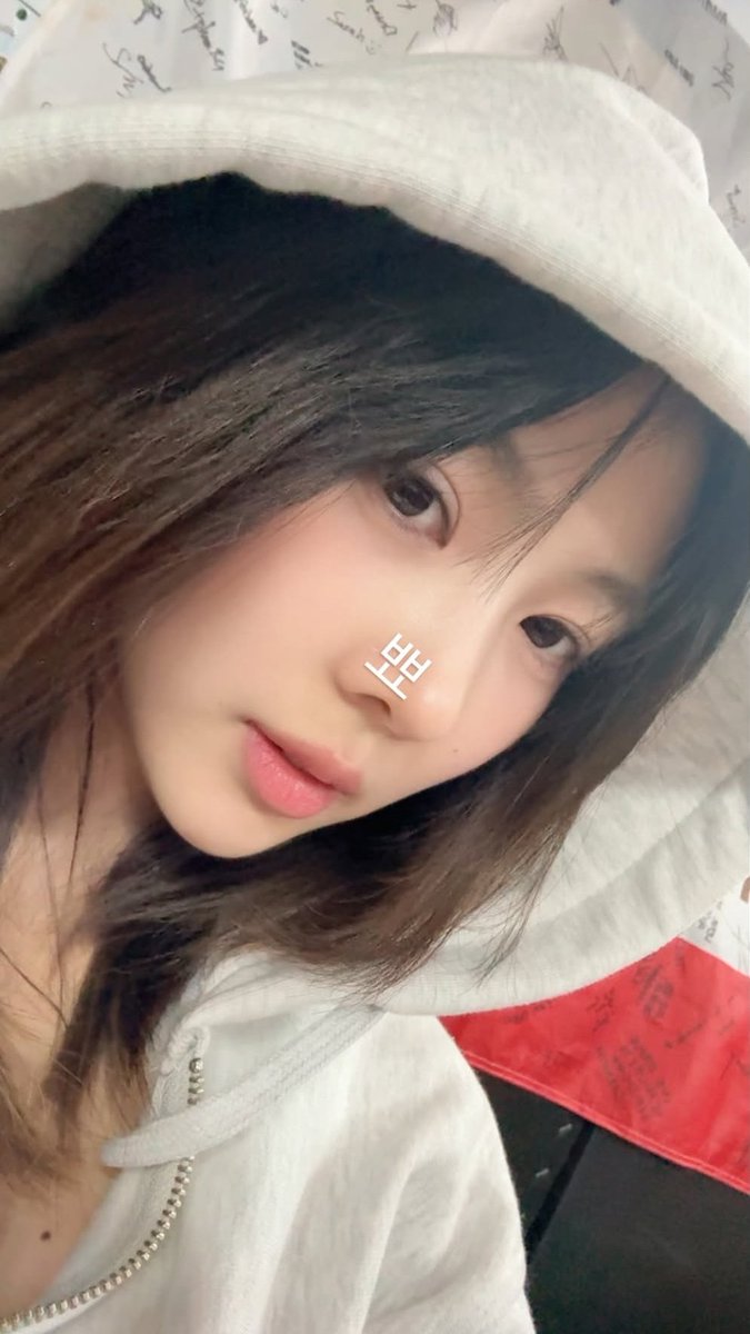 yoohyeon pics tweet media