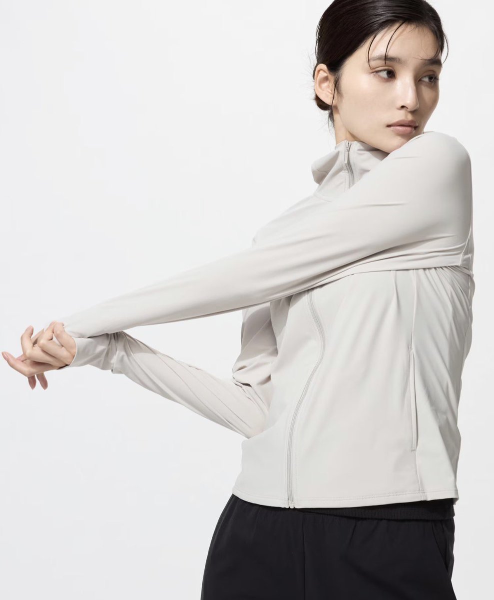 magichugme's tweet photo. ขออนุญาตปล่อยต่อค่า เสื้อกันUV Uniqlo สี light grey ไซส์M ของพึ่งมาถึงวันนี้เลยค่ะ สั่งมาผิดไซส์ 

🌟 650 ส่งฟรีค่ะ 

ช่วยซื้อหน่อยคับจะไปซื้อไซส์ L  🥺🥺 
#ส่งต่อเสื้อผ้า #ส่งต่อเสื้อ #เสื้อกันแดด #Uniqlo https://t.co/XH08t7xQRV
