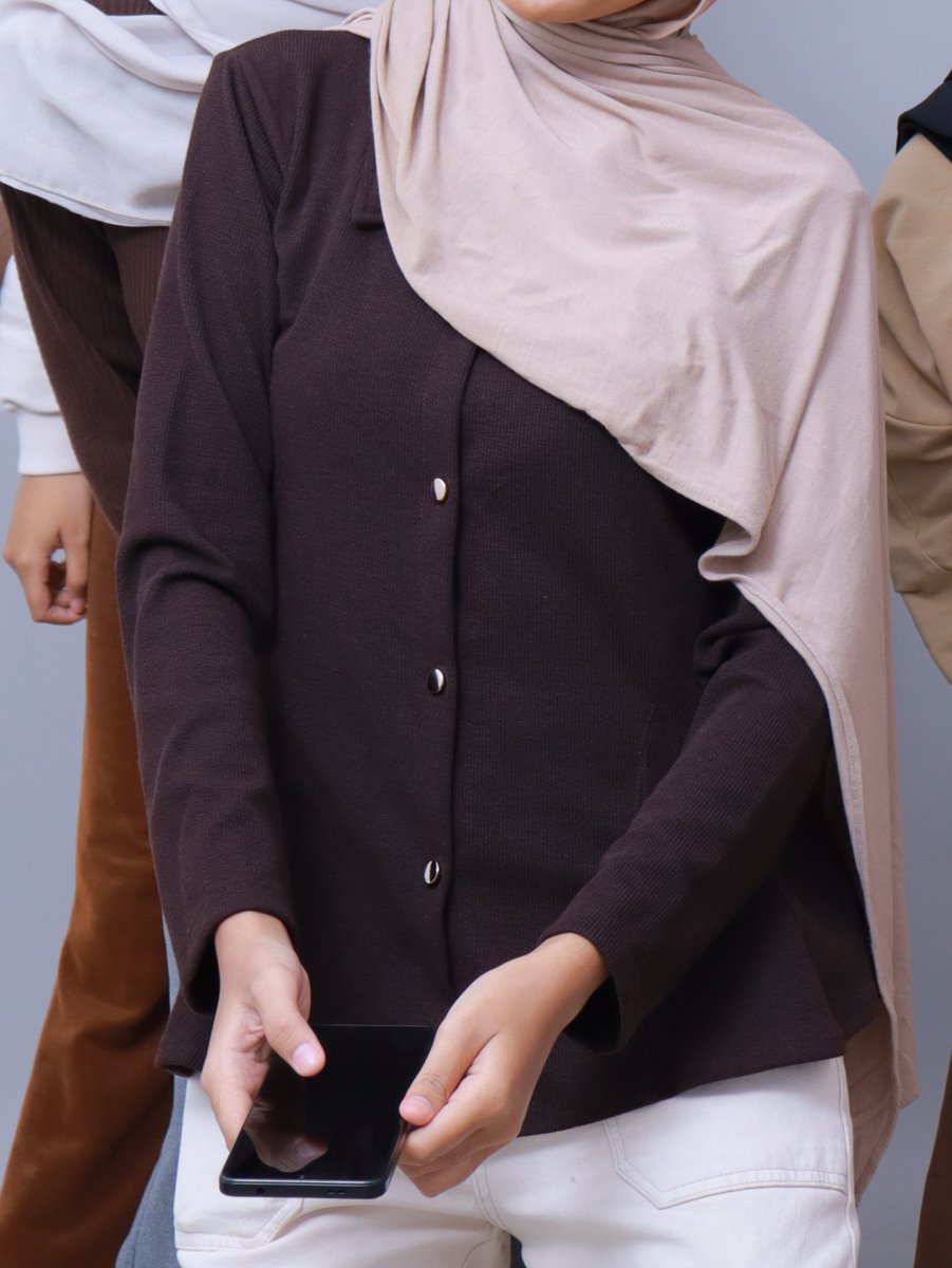 carraamellfinds tweet media