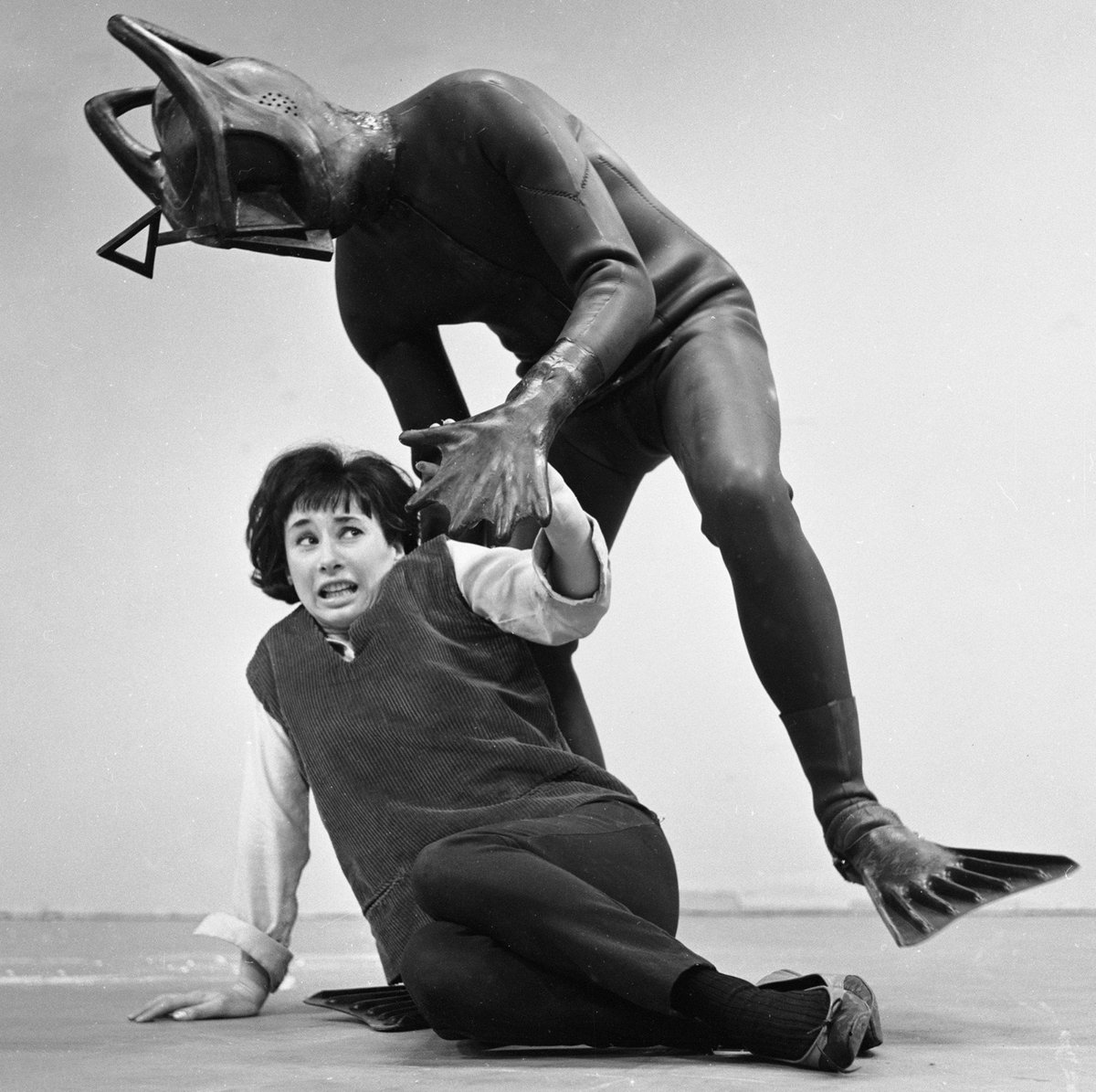 keithburton16's tweet image. The 1980 novelisation of 1964 #DoctorWho serial #TheKeysOfMarinus was written by former series producer #PhilipHinchcliffe. The 2022 audio edition is read by #JamieGlover and uses the book’s cover art by #DavidMcAllister. This latest reissue features the current series logo.