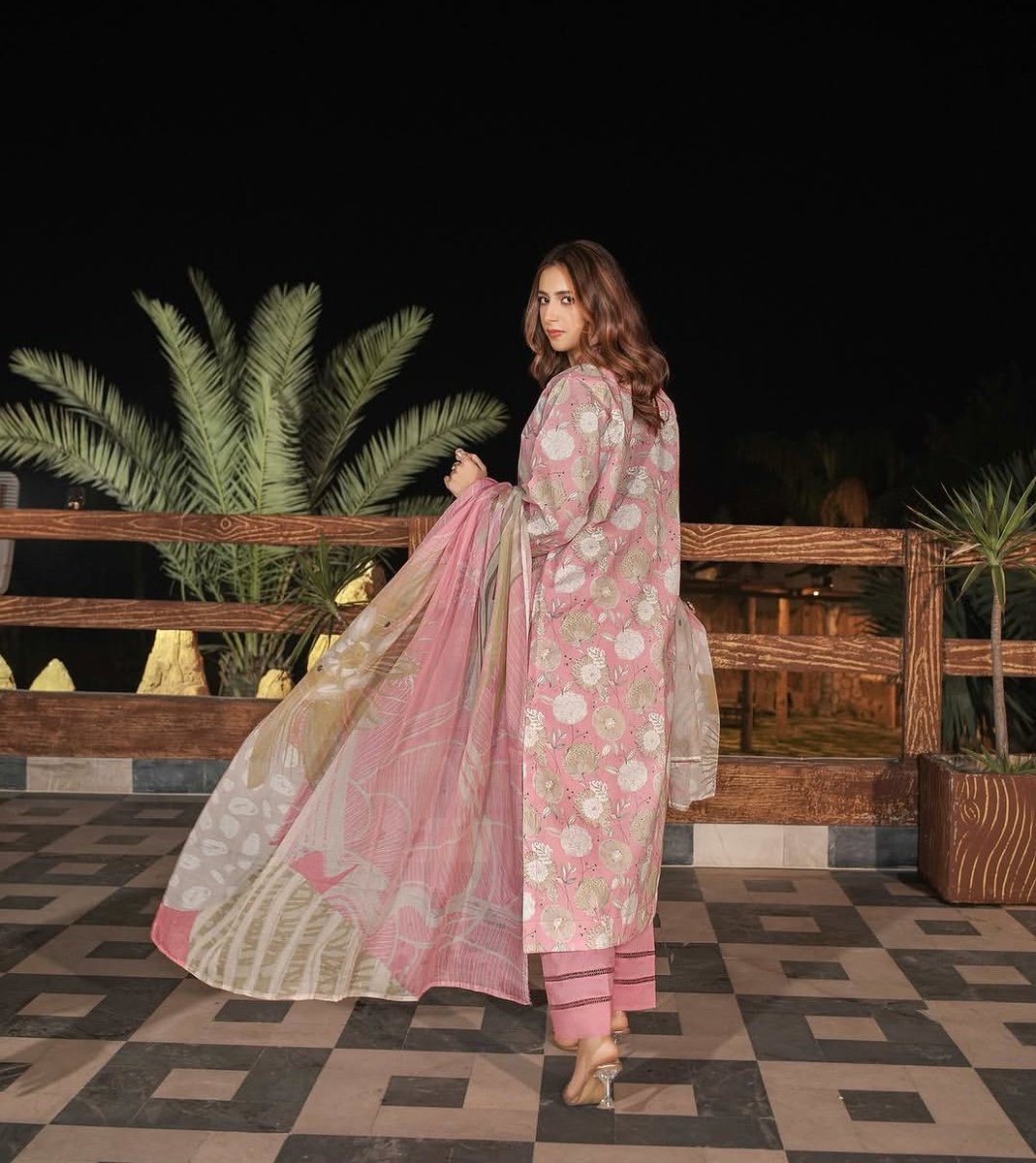 Abukhokhar9299's tweet image. Madham By LALA Volume 1:

Where comfort meets digital art! New 3pc digital print lawn collection is now live. High-quality fabric at best prices.

Available at FAZ Brand House.

Order now: 03403805395

#LALALawn #DigitalPrint #SummerFashion #FAZBrandHouse #lawn #Pakistán