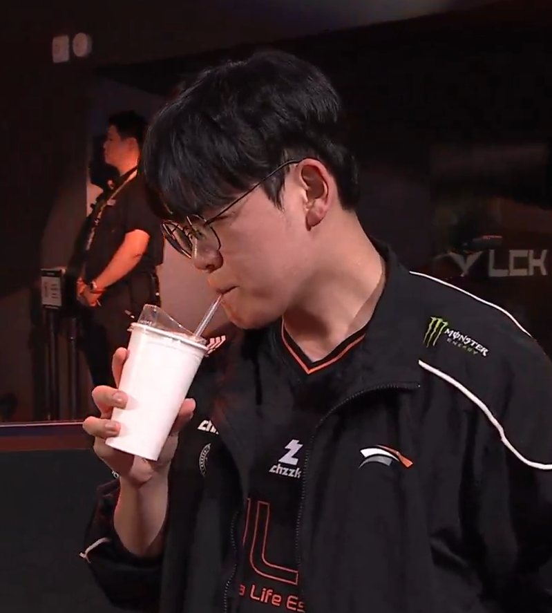 ado (i miss theshy) tweet media