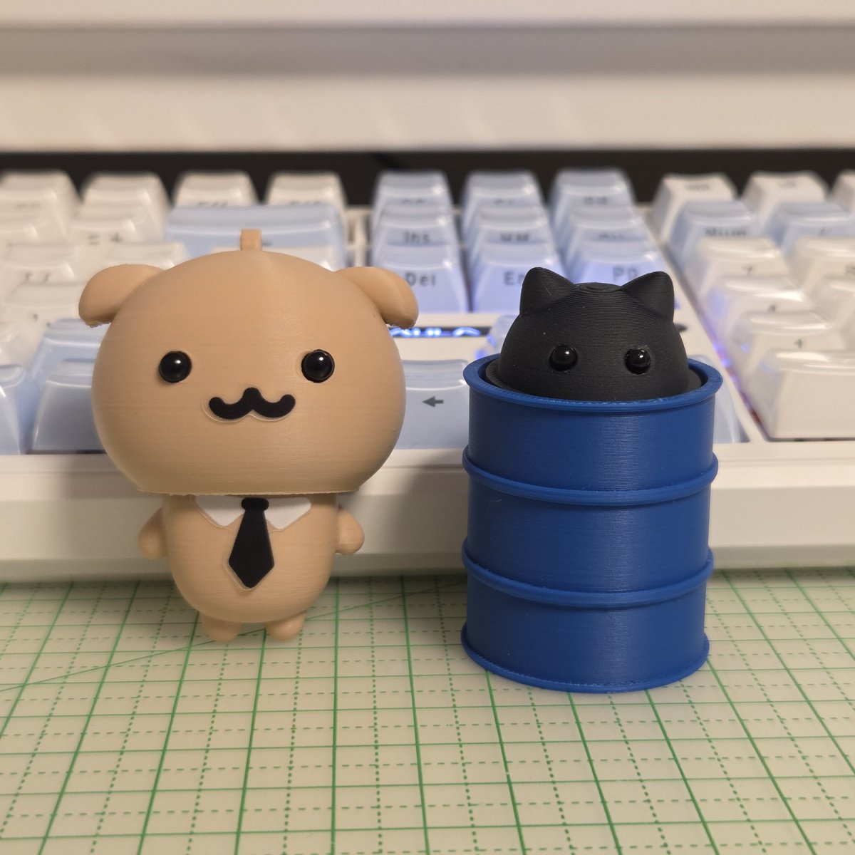 yong07150820's tweet image. #RT 추첨 2분께 강차 클리커 보내드려요!

늦었지만 종이책, 민재 생일 공개 기념입니다...

강아지 클리커는 같이 보내드리는 스티커로 셀프로 꾸미셔야합니다😙

추첨은 4,5월 중으로 하겠습니다😆
배송비는 제가 부담합니다👍

#변호됨