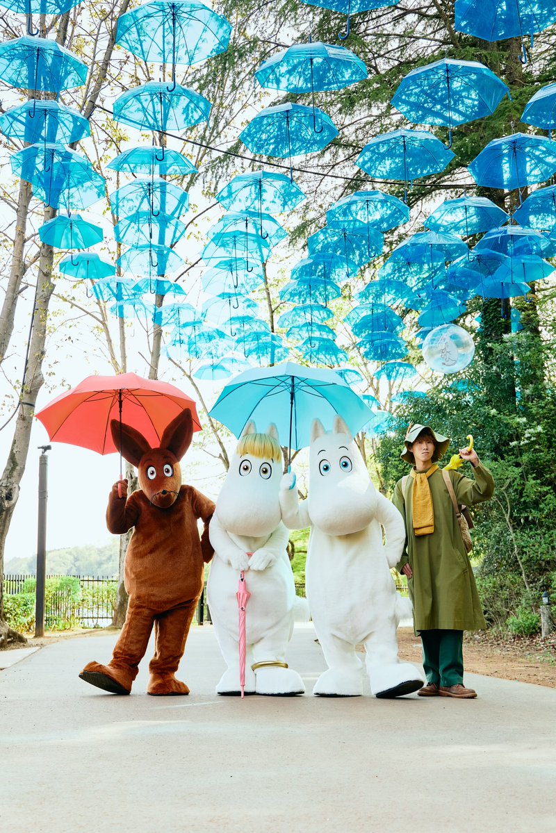 【賞品は豪華グッズ詰め合わせ！🎁】

#アンブレラフォトコン2026 絶賛開催中！📸
空に浮かぶ200mのアンブレラスカイや、足元に広がる光の彩りなど、パーク内の素敵な1枚を投稿してね🌈
とっておきの写真で、ムーミンバレーパークオリジナルグッズを当てよう！✨

詳細は👇
metsa-hanno.com/event/44350/