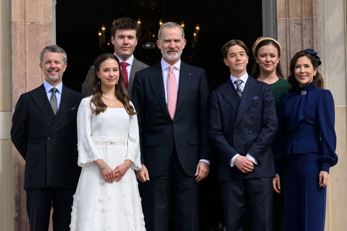 royalfocus1's tweet image. Prince Vincent and Princess Josephine of Denmark were joined by their God Father King Felipe of Spain at their confirmation at Fredensborg Palace #Denmark #Confirmation #PrinceVincent #PrincessJosephine